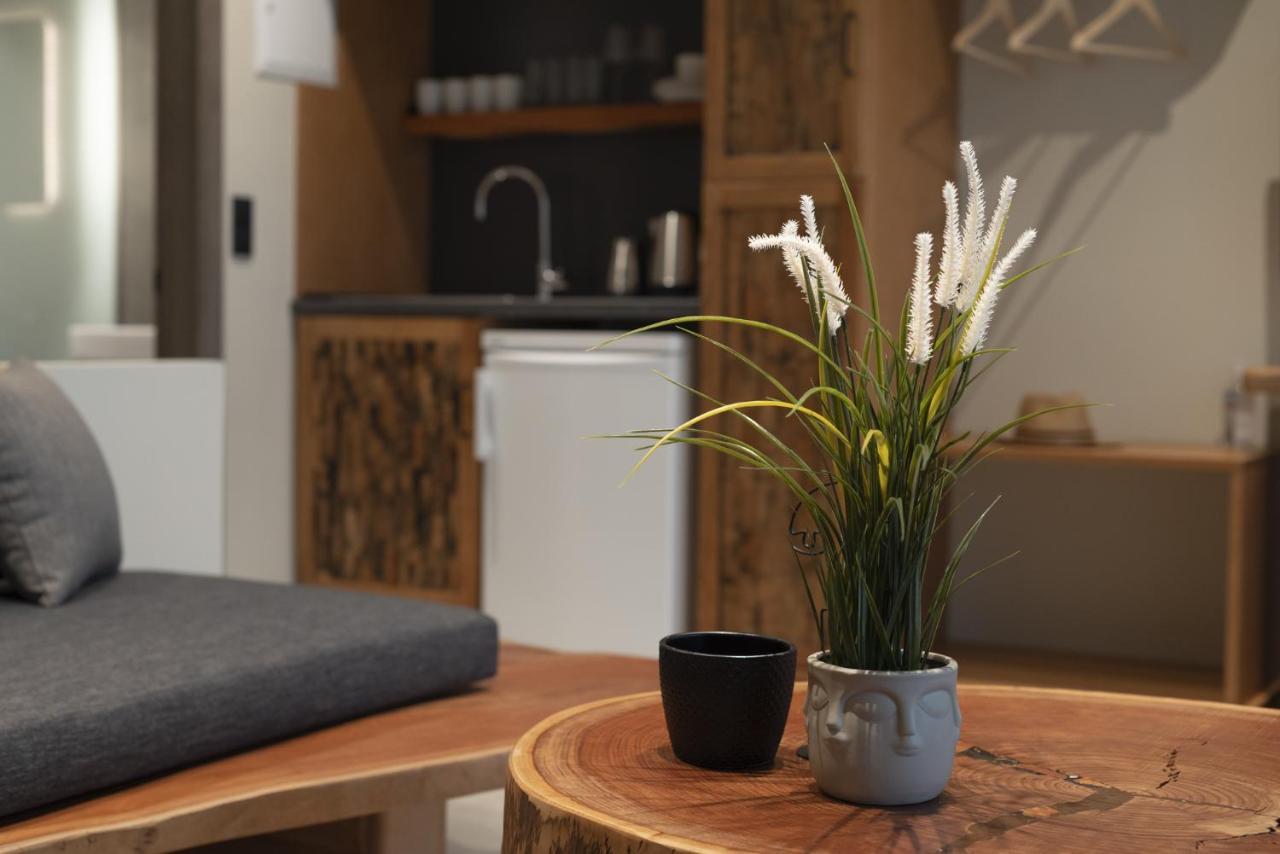 Mola Papaya Studios Mola Kalyva Buitenkant foto